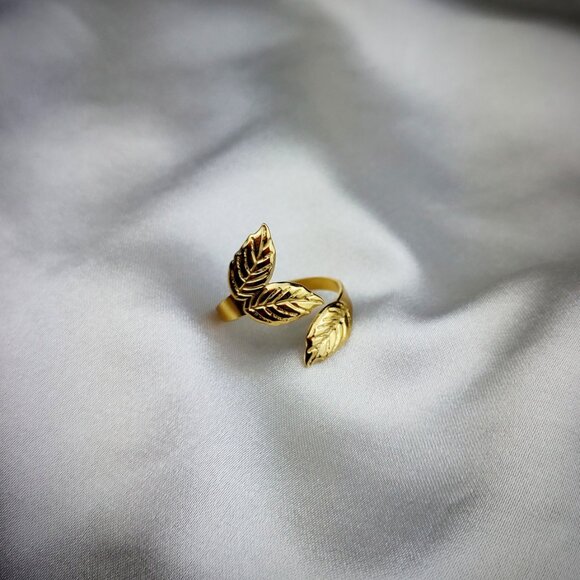 Leaf Wrap Ring - Picture 3 of 3
